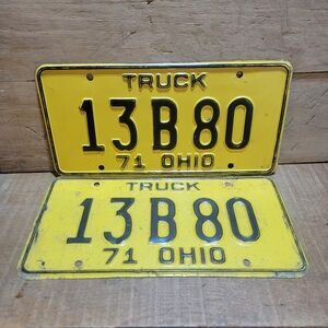 Vintage Pair Of Metal 1971 Ohio License Plates